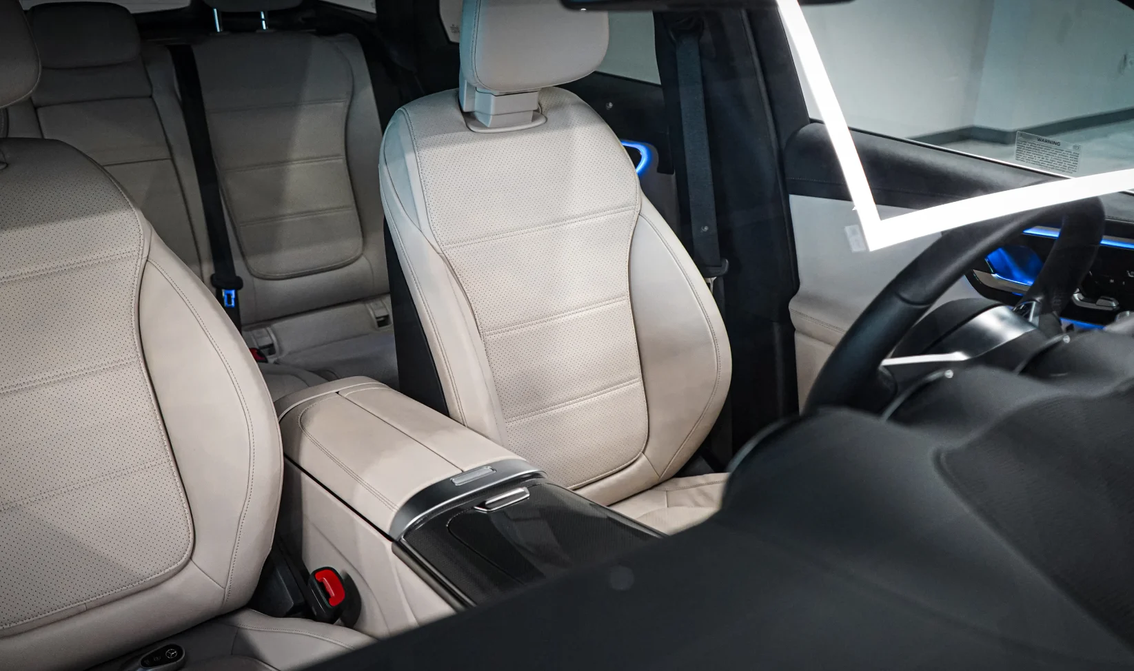2024 Mercedes-Benz GLC 300 gallery 10