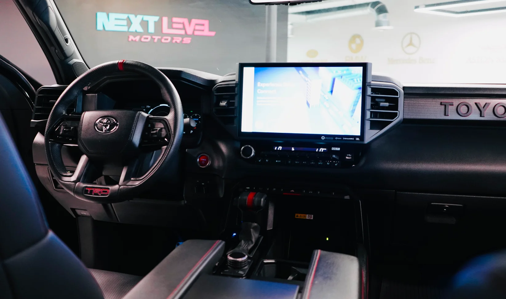2024 Toyota Tundra Hybrid Crewmax gallery 17