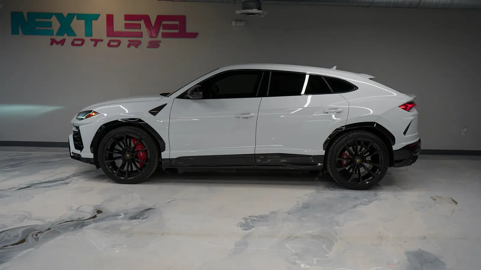 2022 Lamborghini Urus gallery 4