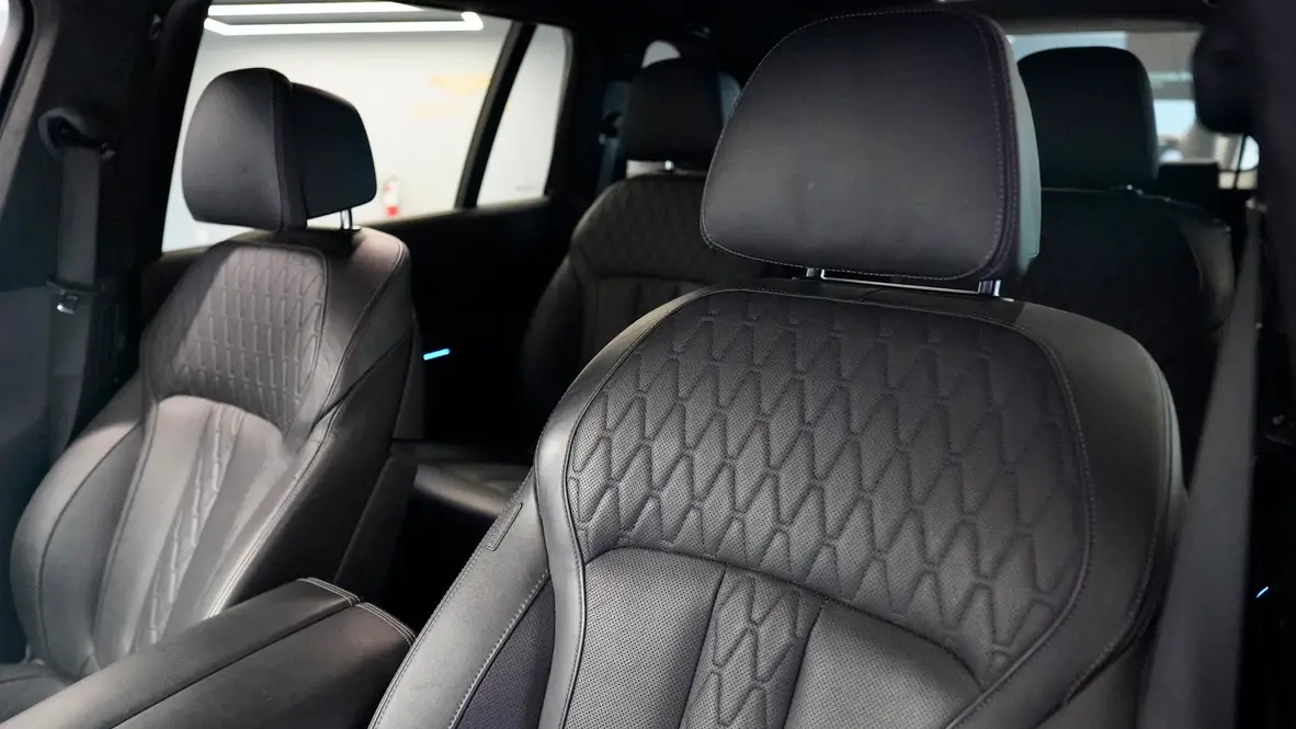 2026 BMW X7 gallery 13