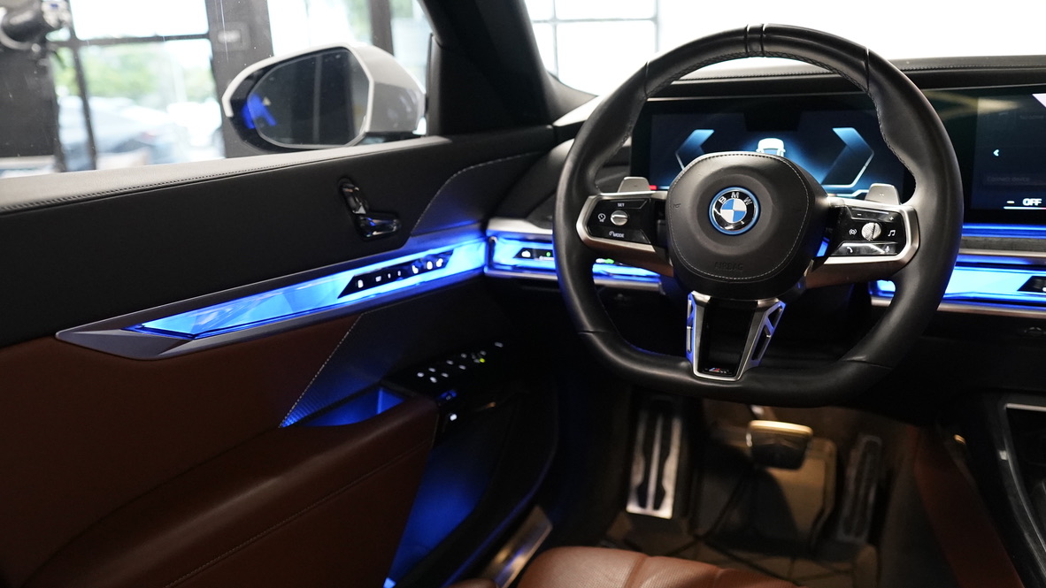 2024 BMW 750E gallery 11
