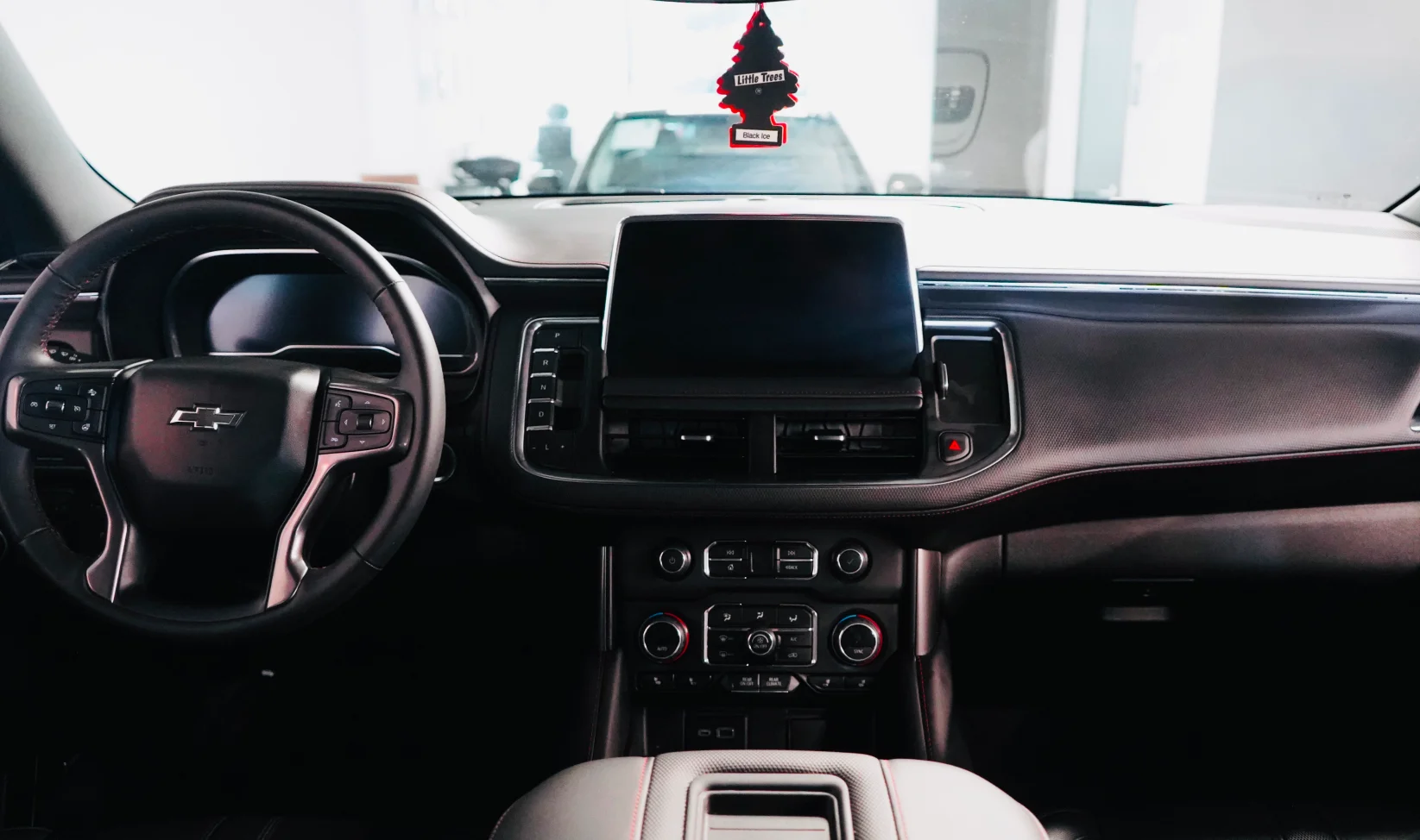 2023 Chevrolet Tahoe Black gallery 16