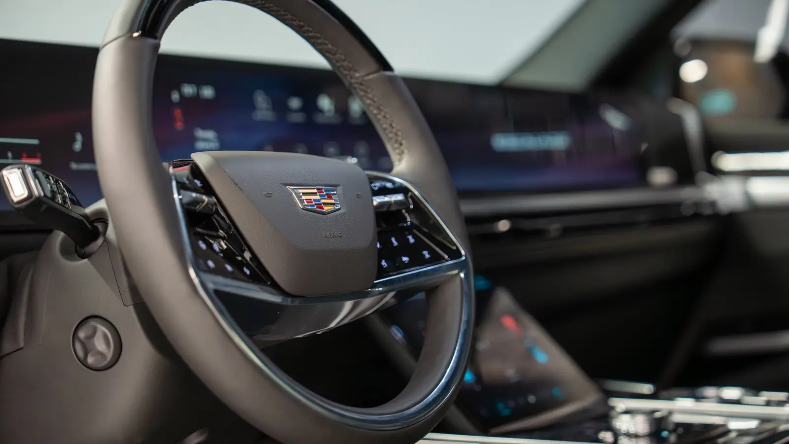 2026 Cadillac Escalade ESV Sport Platinum gallery 31