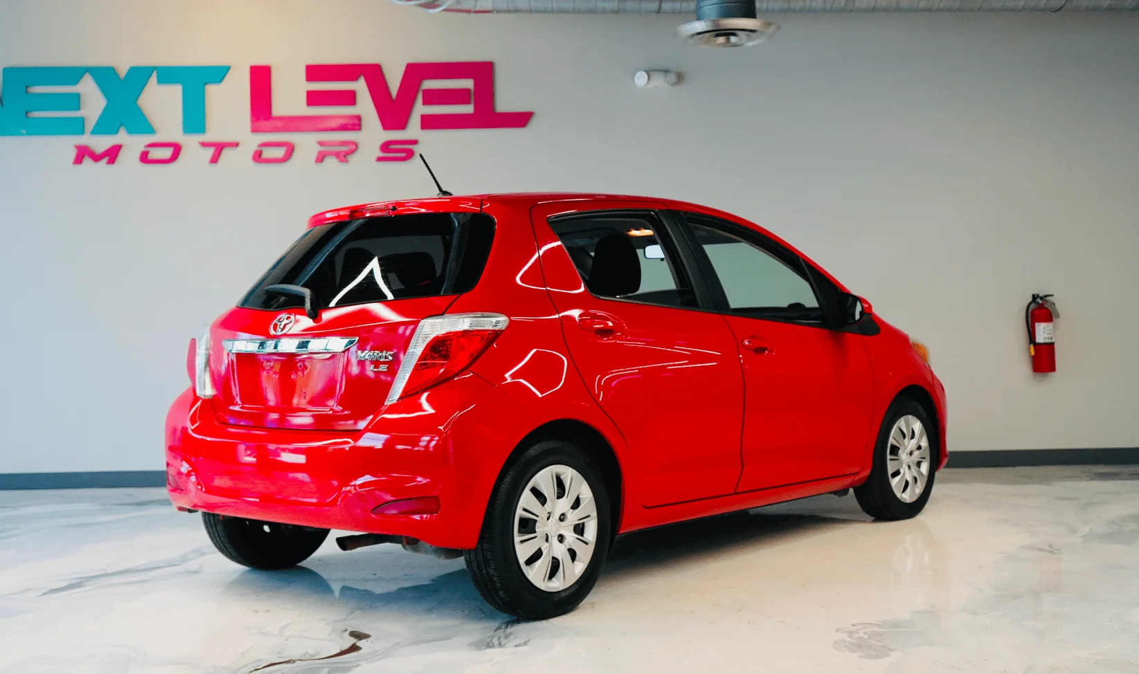 2014 Toyota Yaris 5-Door Le gallery 5