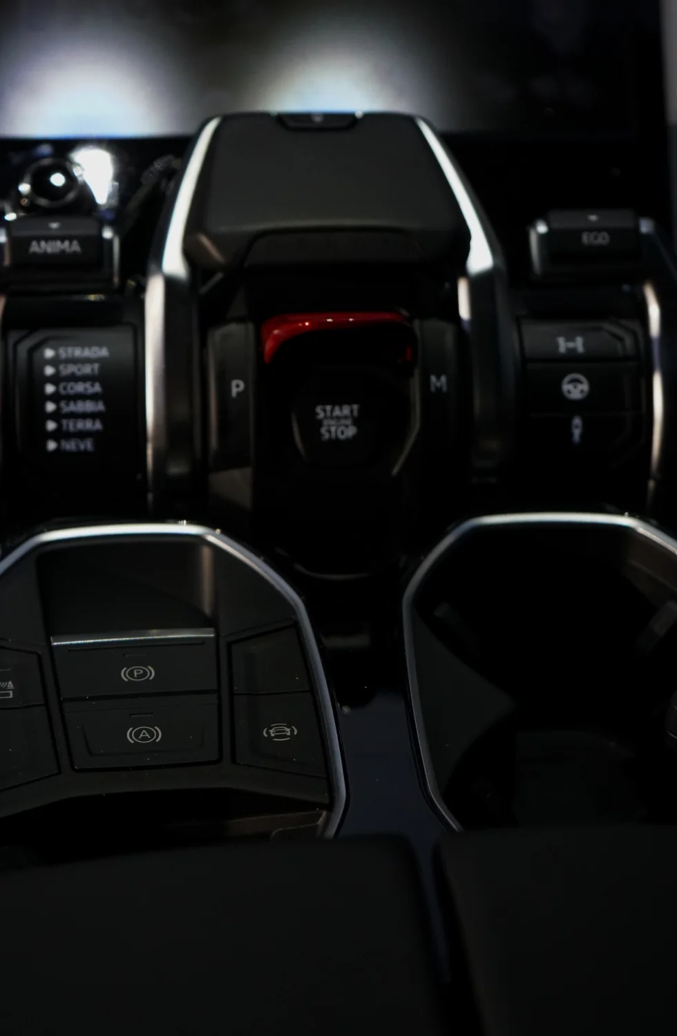 2022 Lamborghini Urus gallery 11