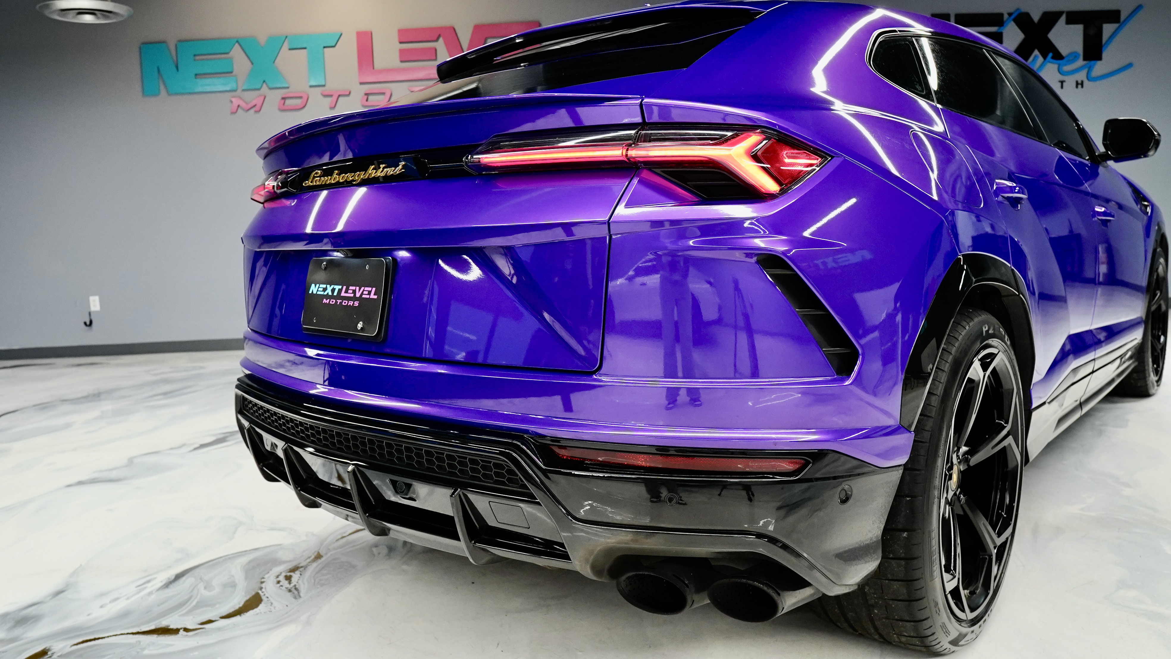 2020 Lamborghini Urus gallery 11
