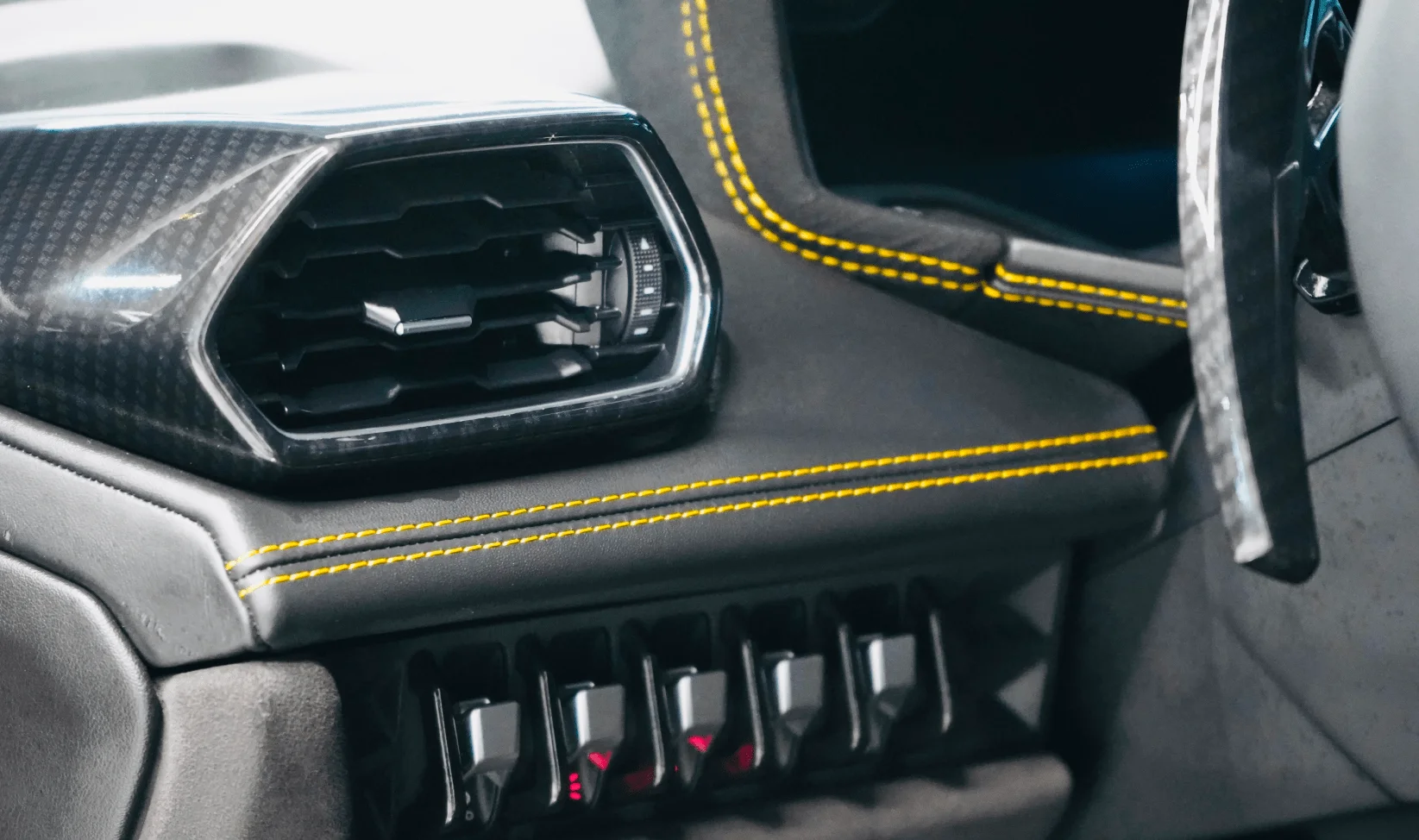 2017 Lamborghini Huracan gallery 19