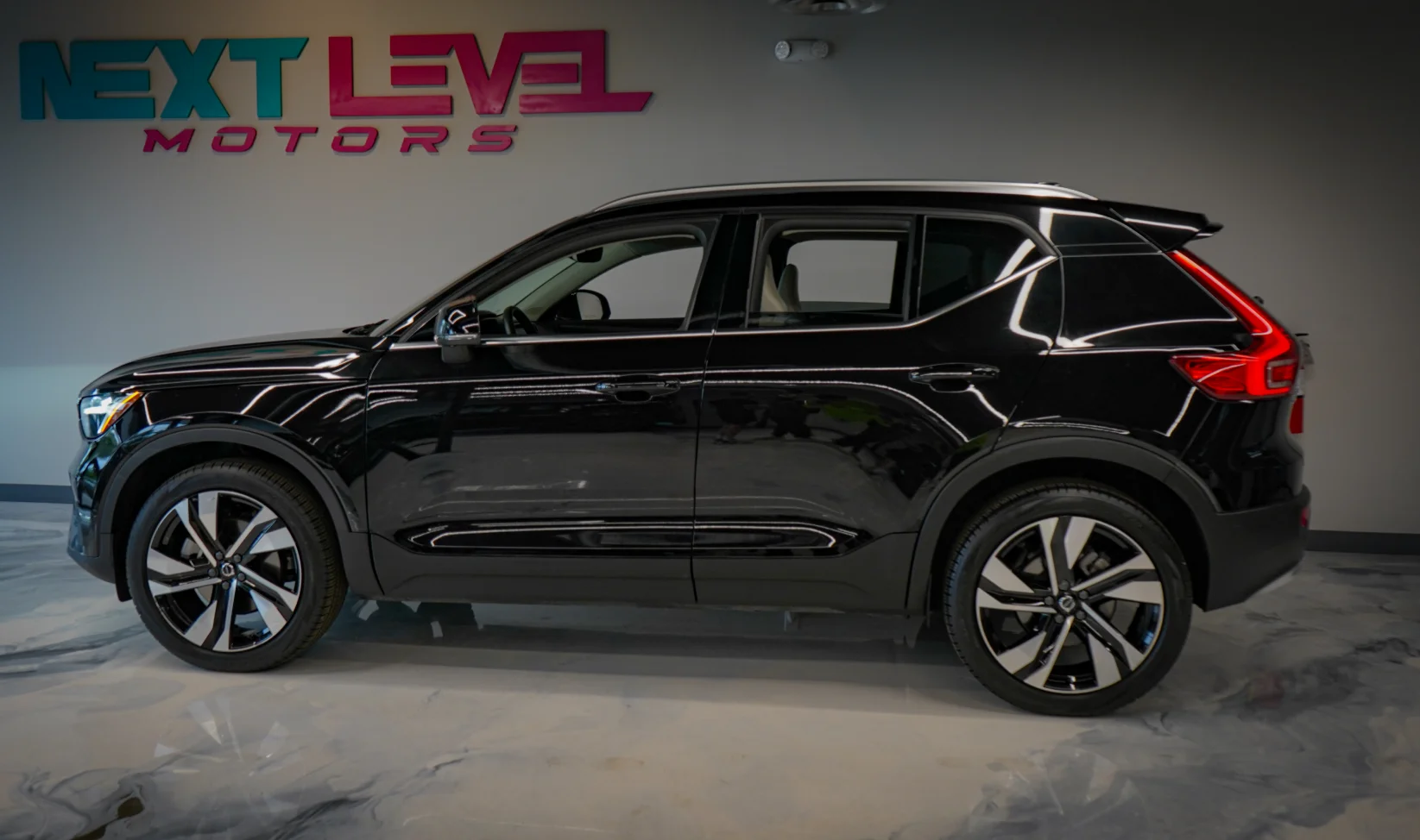 2024 Volvo Xc40 Plus gallery 4