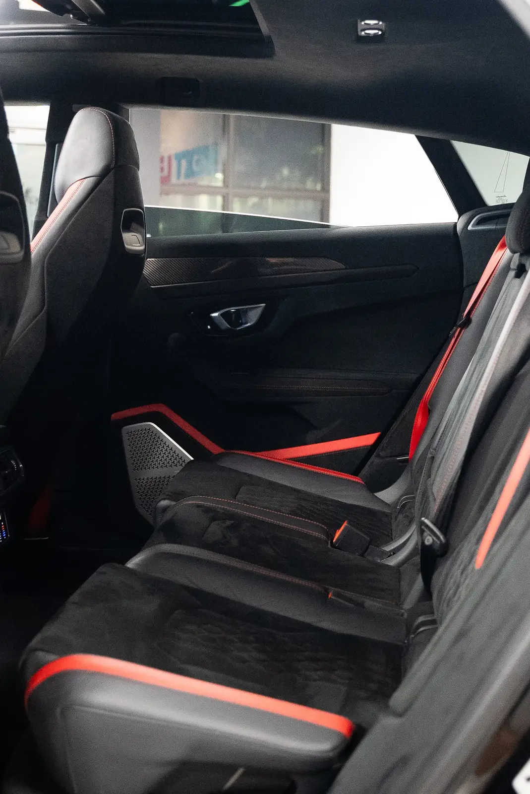 2023 Lamborghini Urus Performante gallery 22