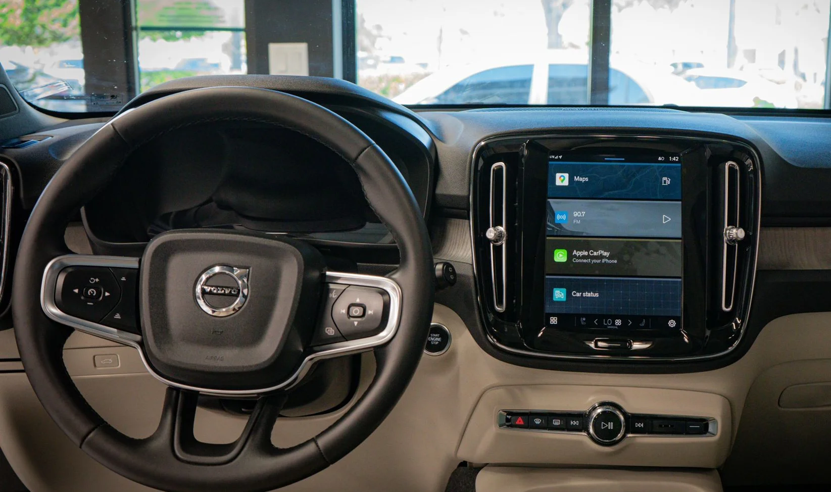 2024 Volvo Xc40 Plus gallery 14