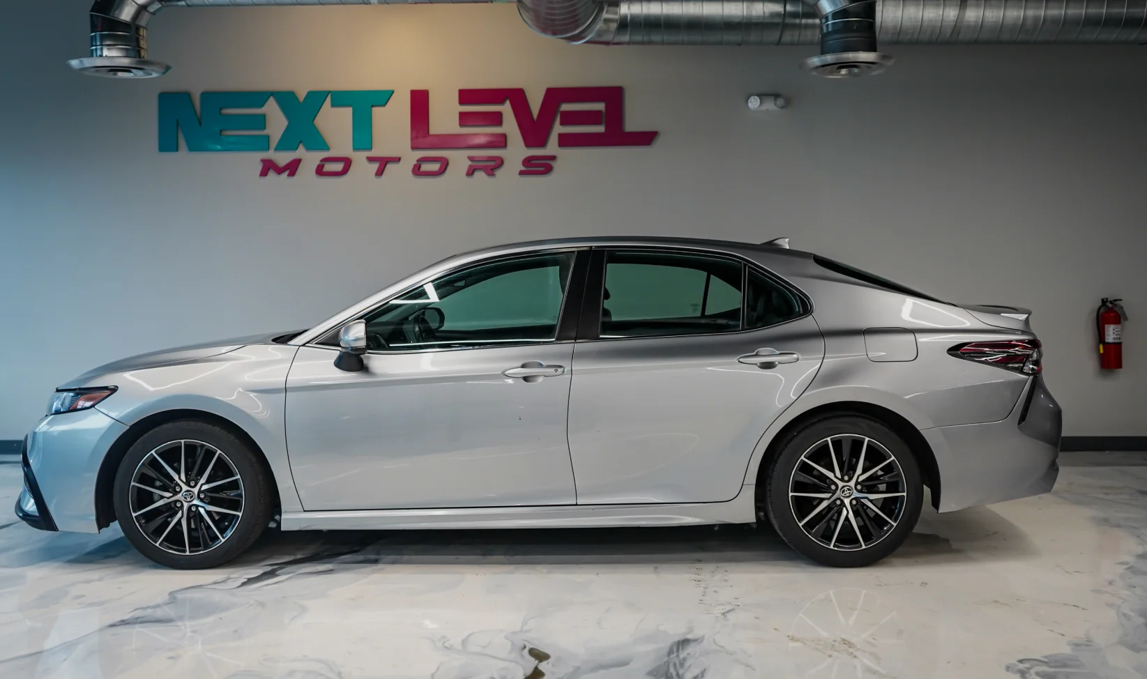 2021 Toyota Camry SE gallery 4