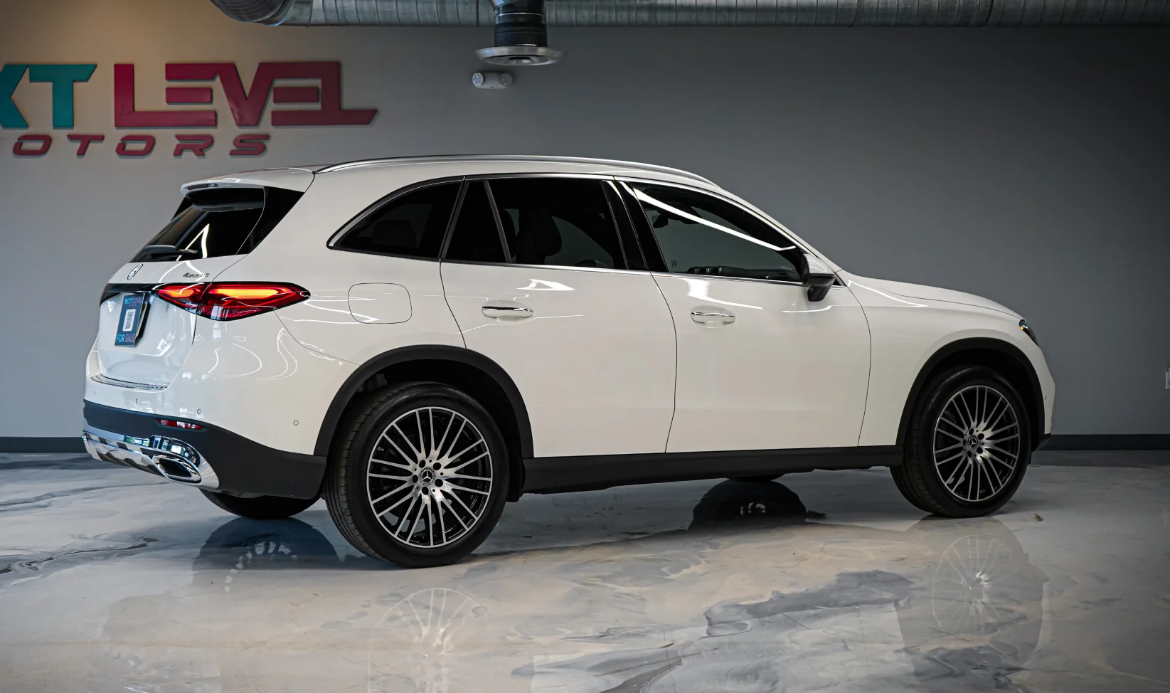 2024 Mercedes-Benz GLC 300 gallery 5