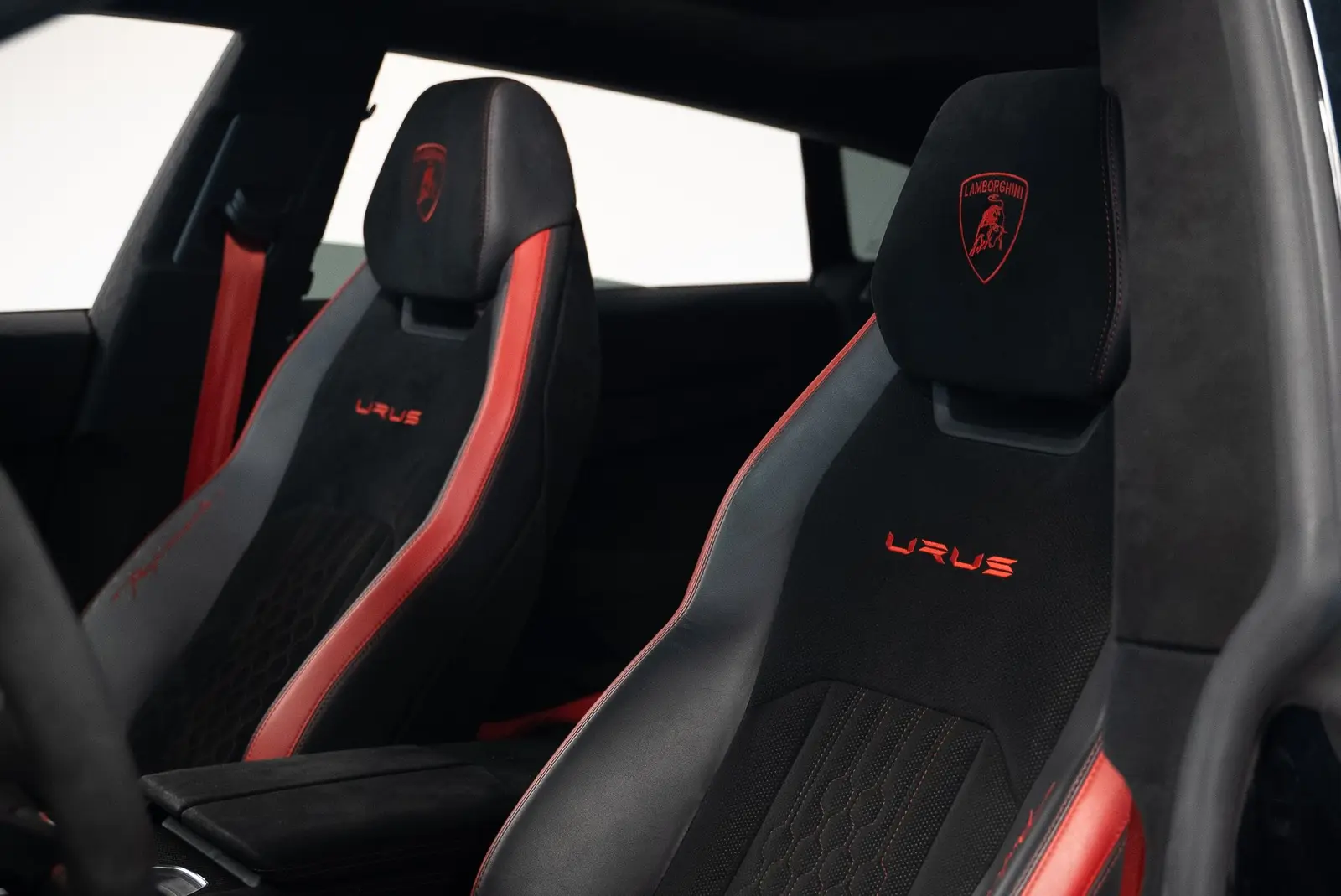 2023 Lamborghini Urus Performante gallery 21