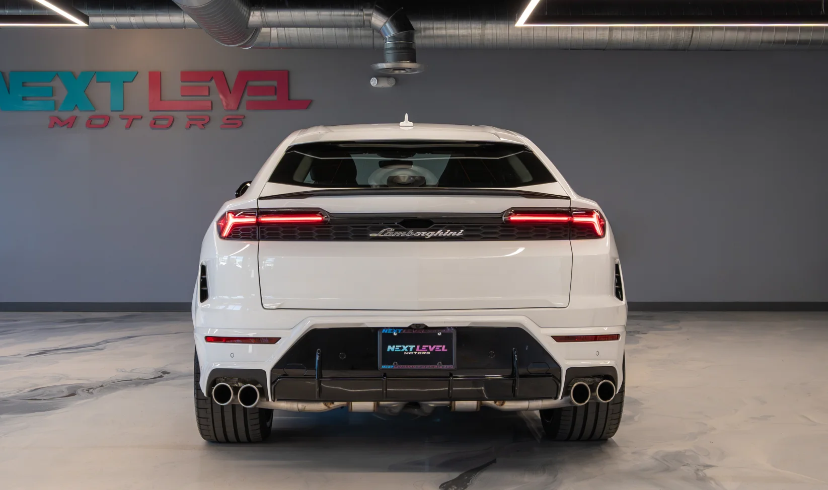 2025 Lamborghini Urus SE White gallery 7