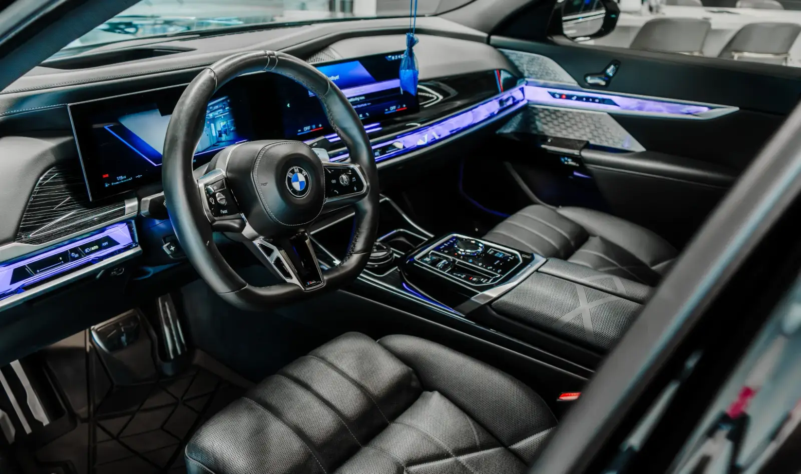2023 BMW 760I gallery 14