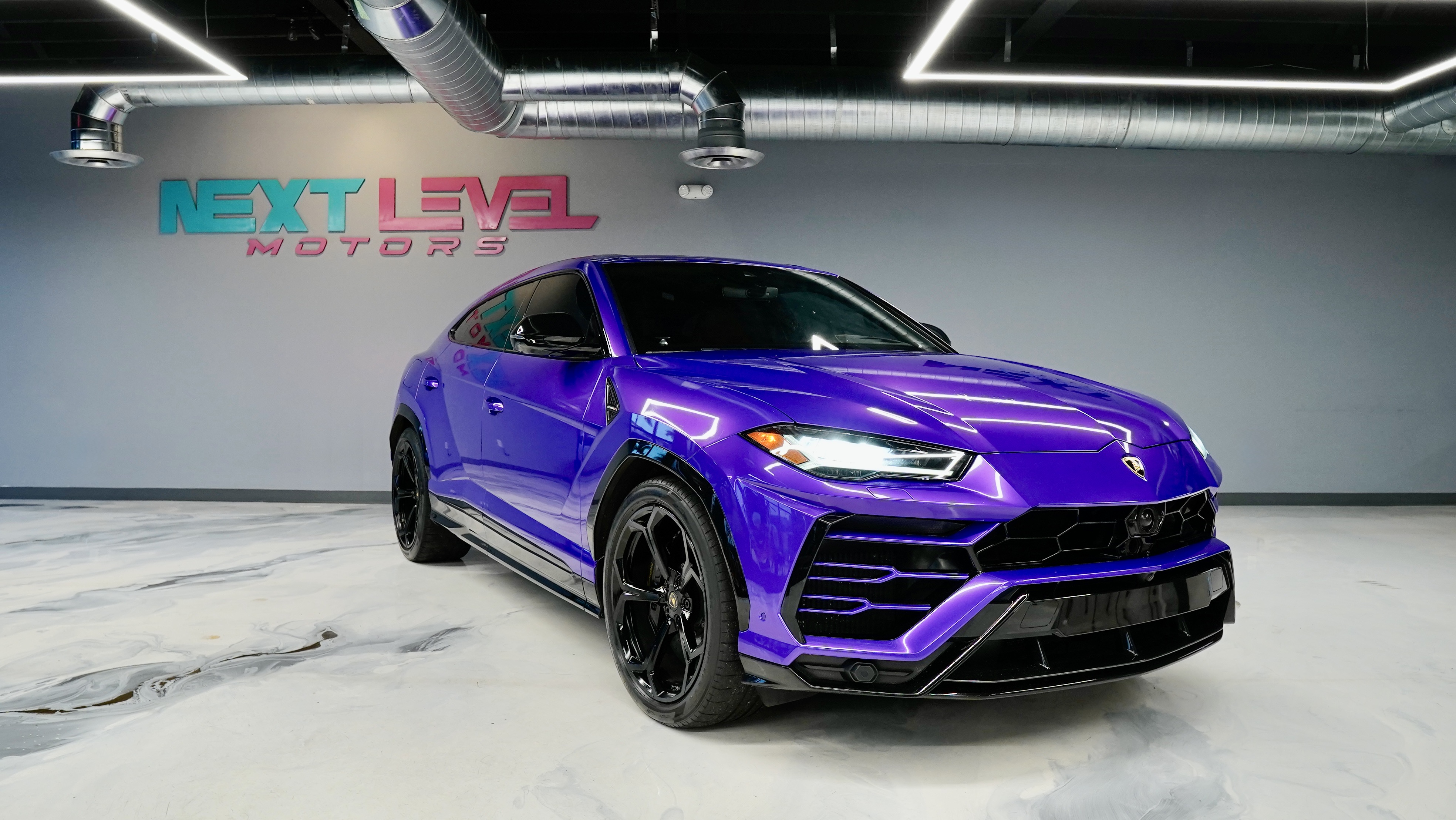 2020 Lamborghini Urus gallery 1