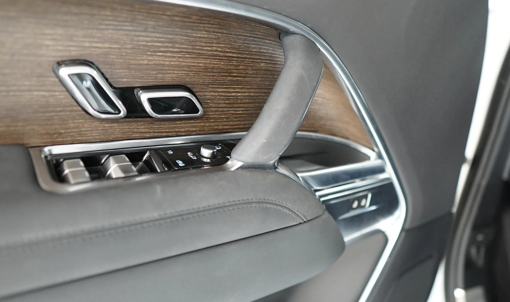 2023 Land Rover Range Rover P530 SE gallery 11