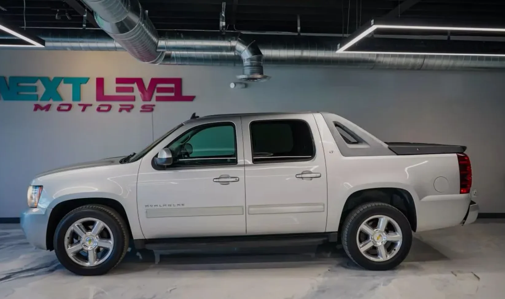 2010 Chevrolet Avalanche gallery 4