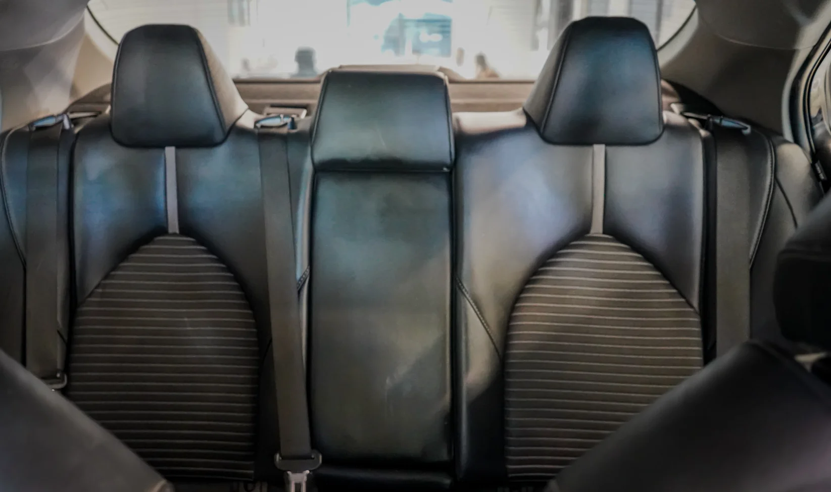 2020 Toyota Camry SE Black gallery 4