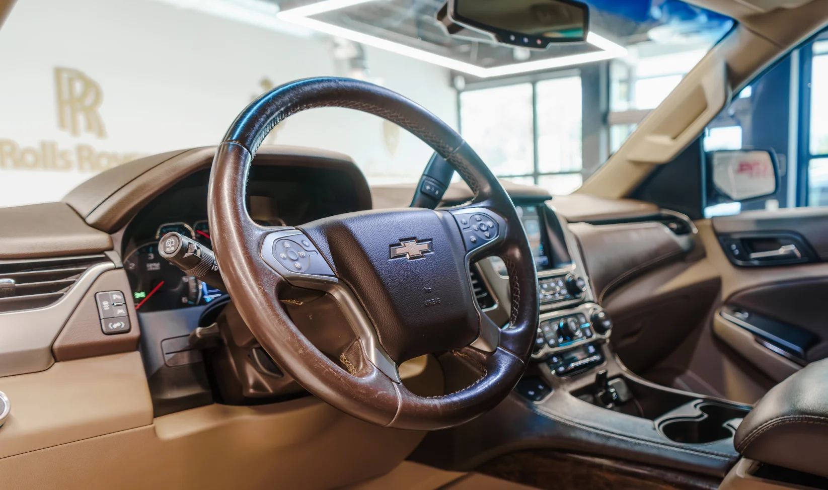2019 Chevrolet Suburban Lt gallery 15