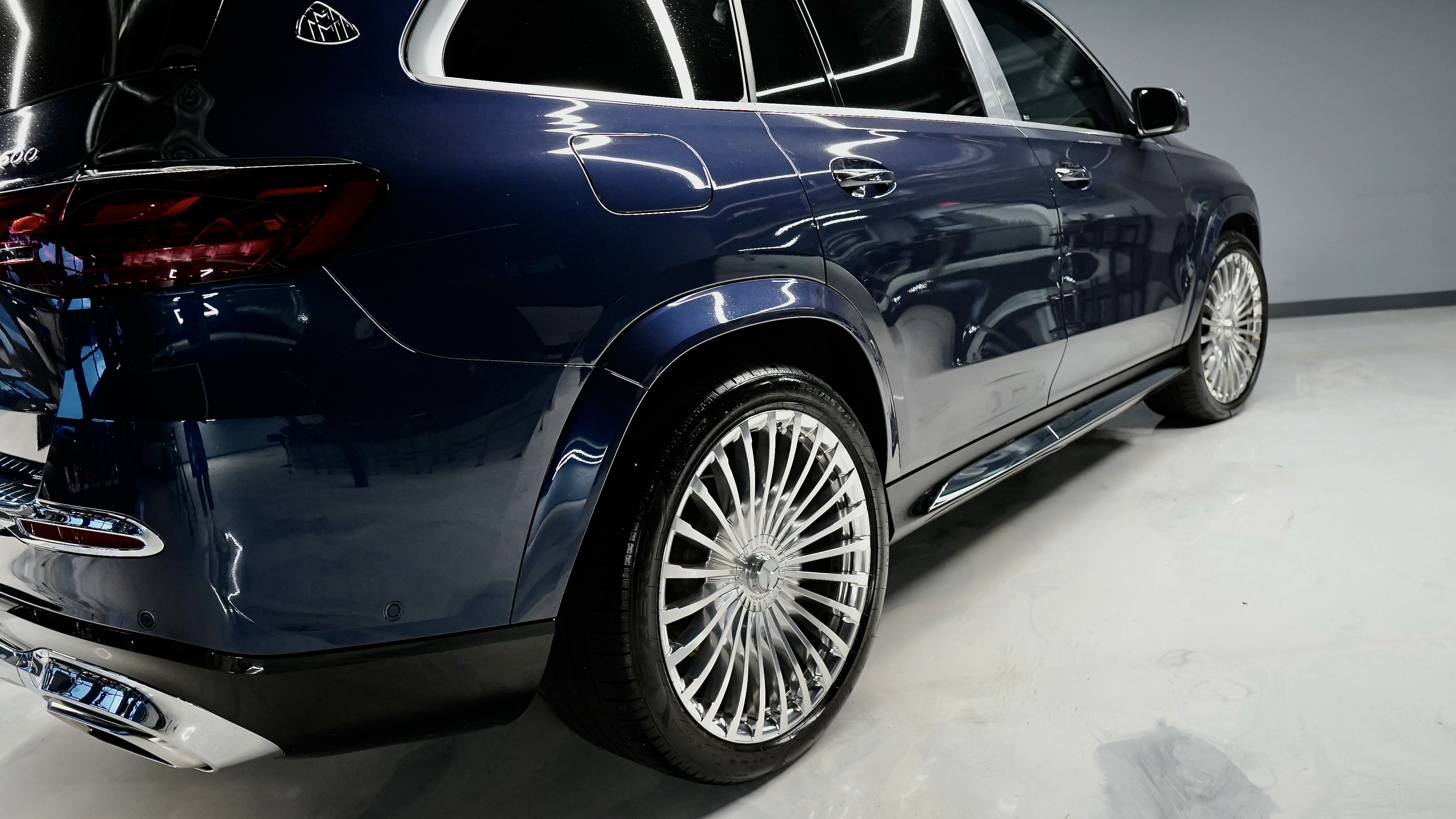 2024 Maybach GLS 600 gallery 9