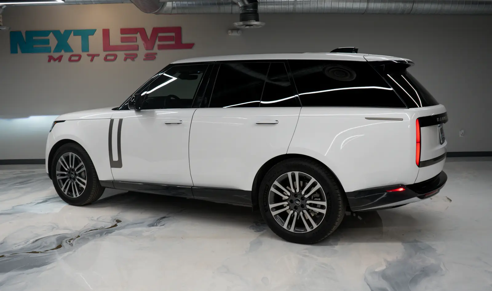 2024 Land Rover Range Rover SE gallery 5