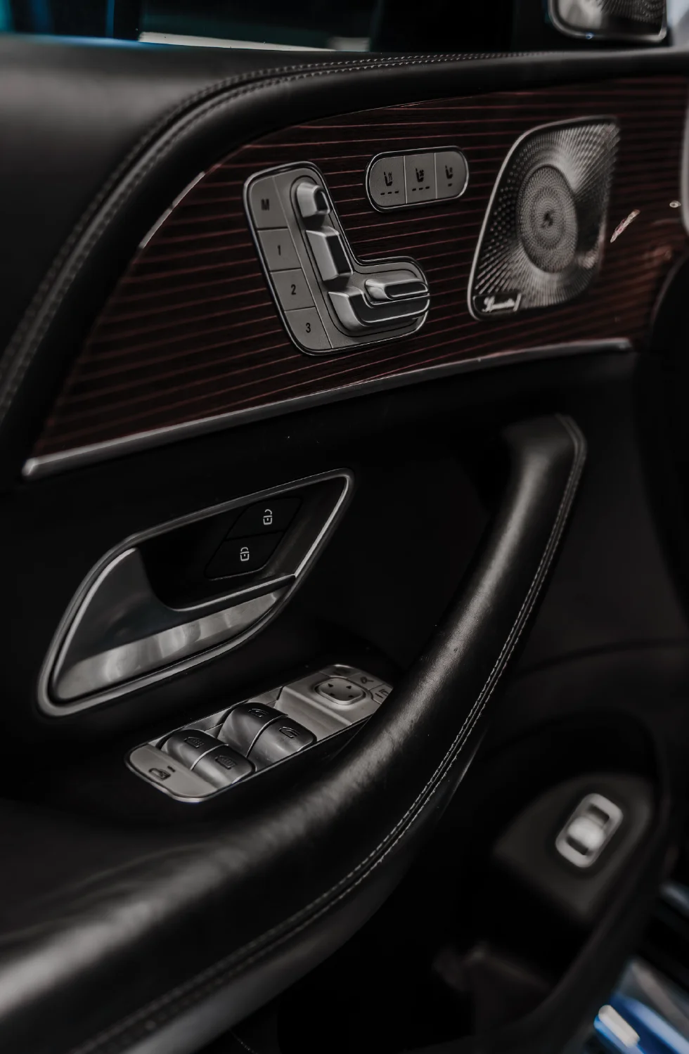 2021 Mercedes-Benz GLS600 Maybach Gray And Black gallery 14