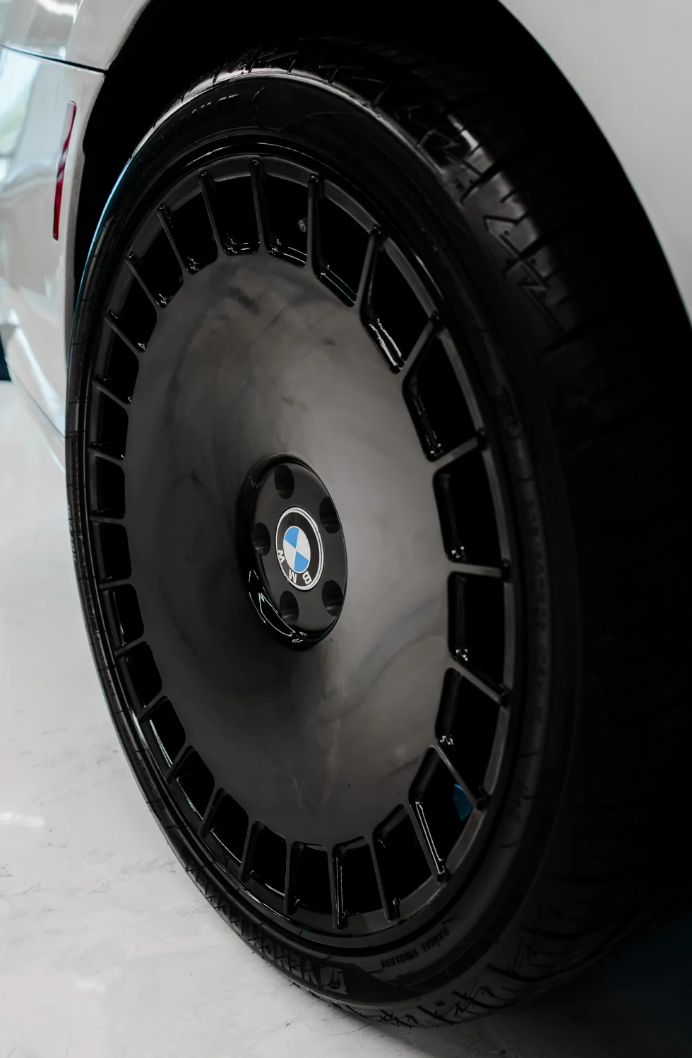 2023 BMW 760I gallery 10