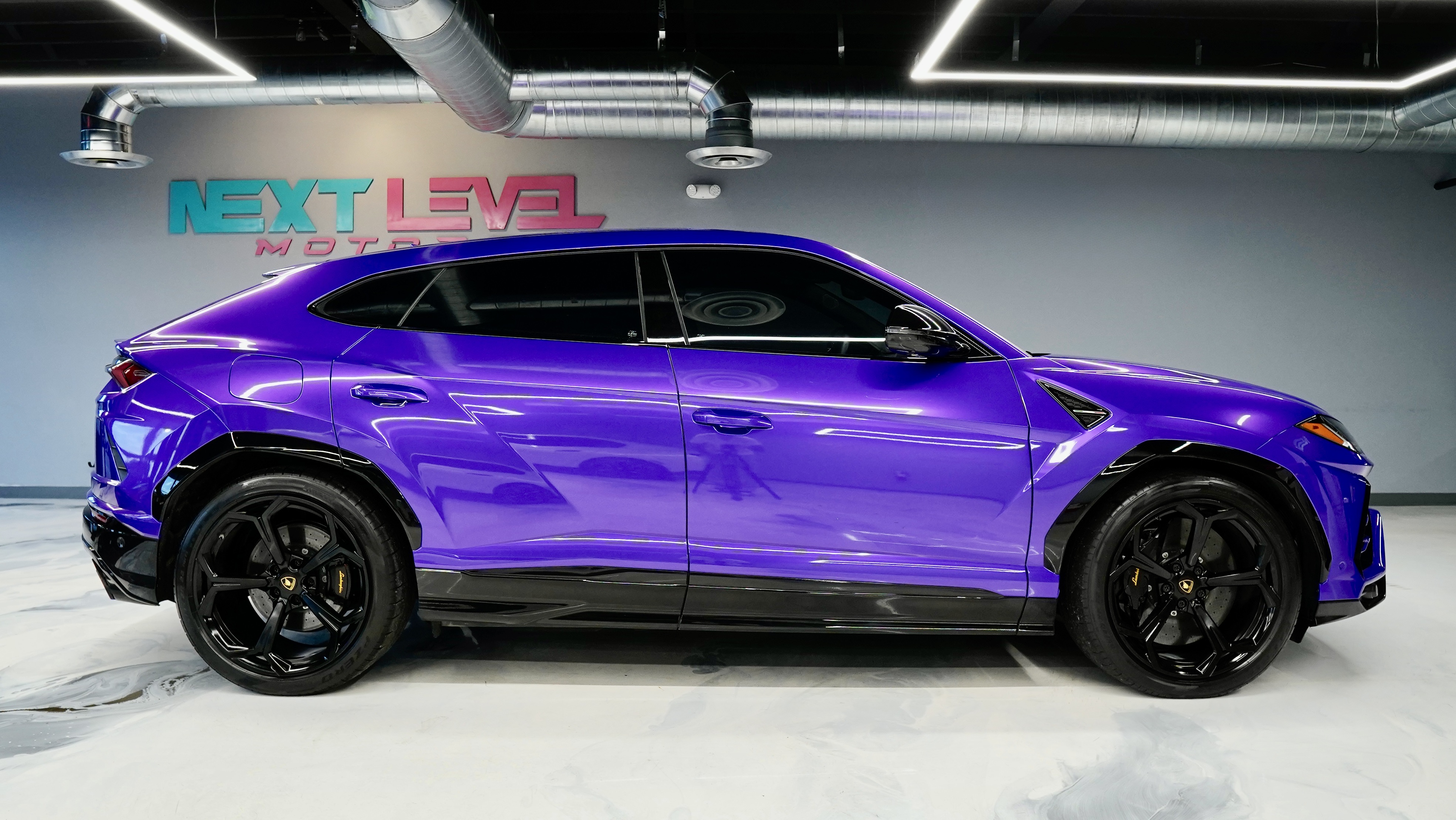 2020 Lamborghini Urus gallery 6