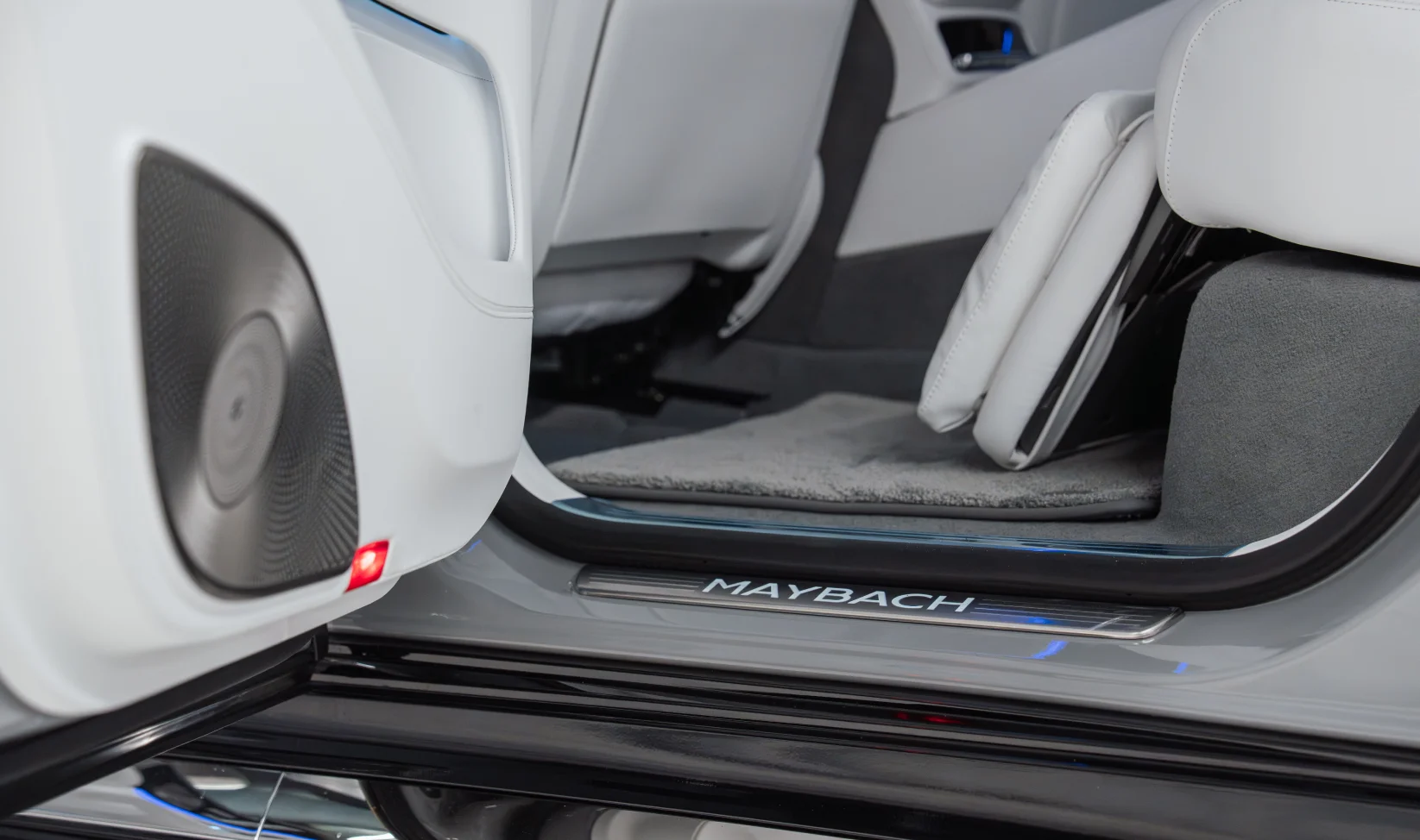 2026 Mercedes-Benz Maybach GLS600 gallery 31