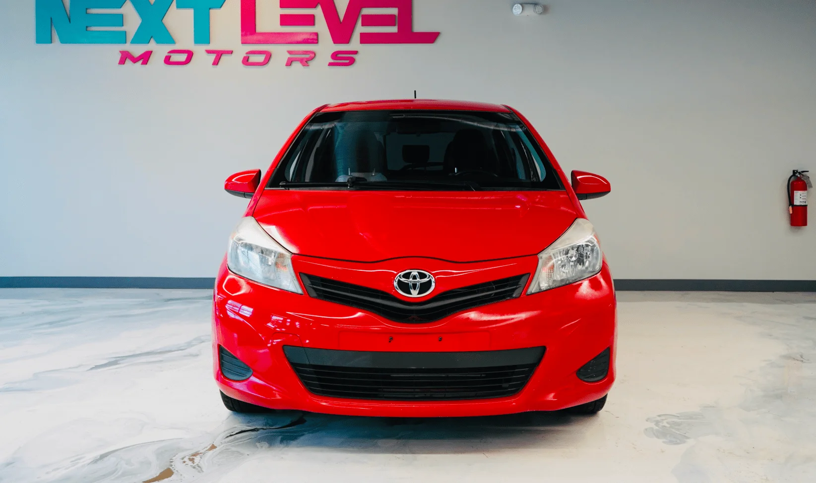 2014 Toyota Yaris 5-Door Le gallery 7