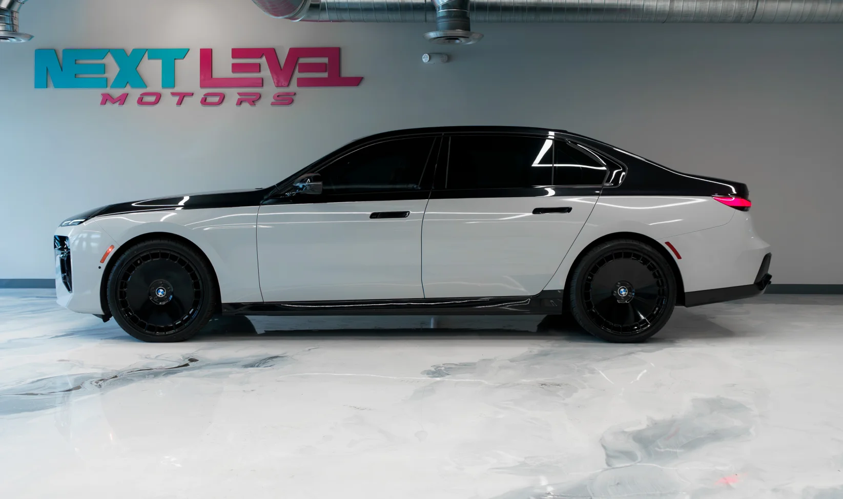 2023 BMW 760I gallery 3