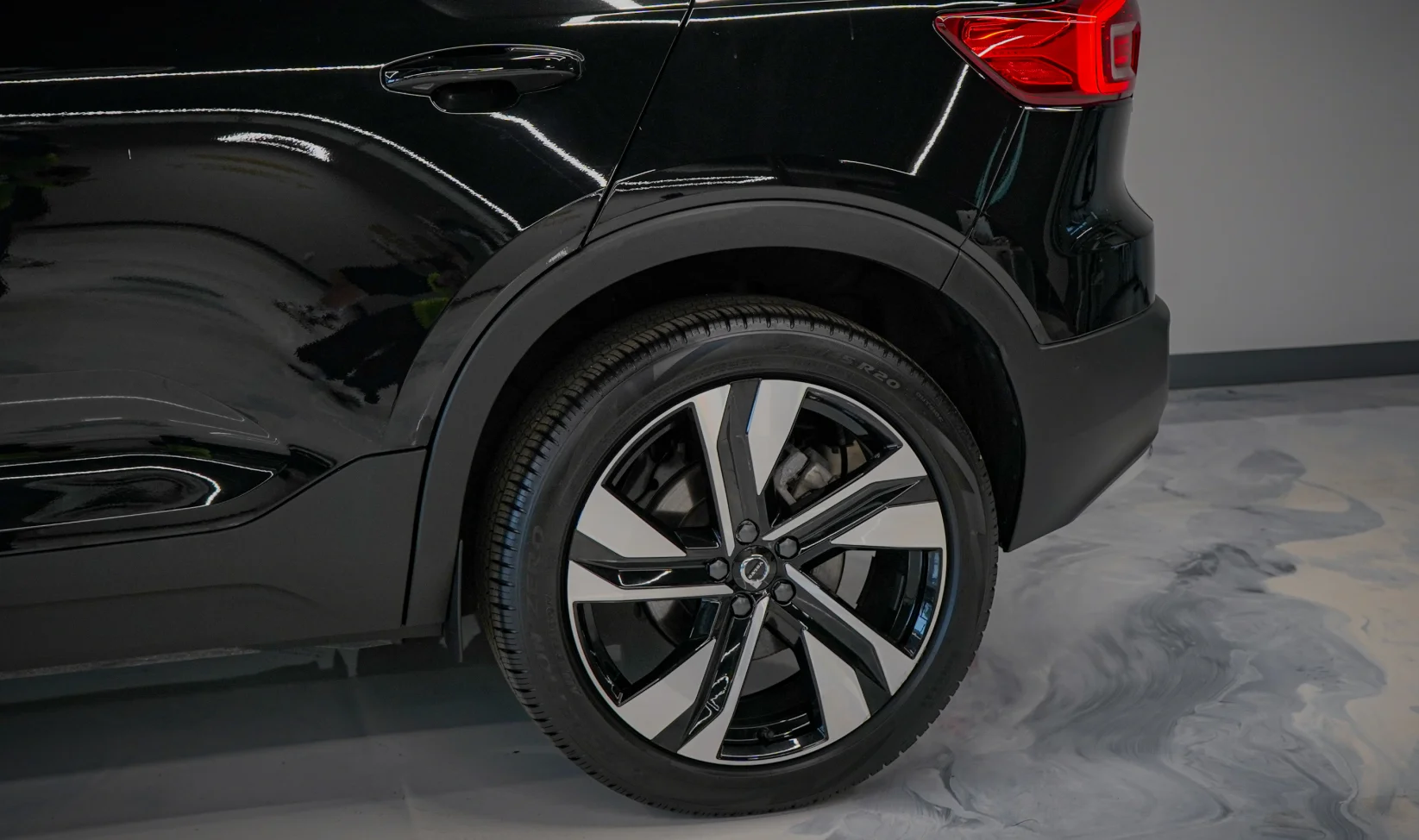 2024 Volvo Xc40 Plus gallery 11