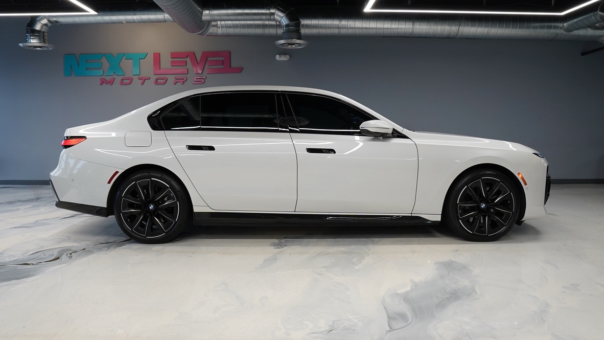 2024 BMW 750E gallery 3