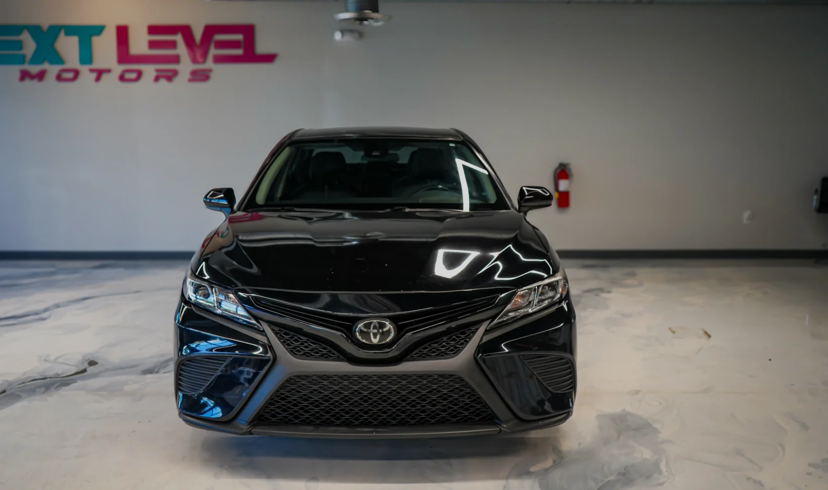 2020 Toyota Camry SE Black gallery 10