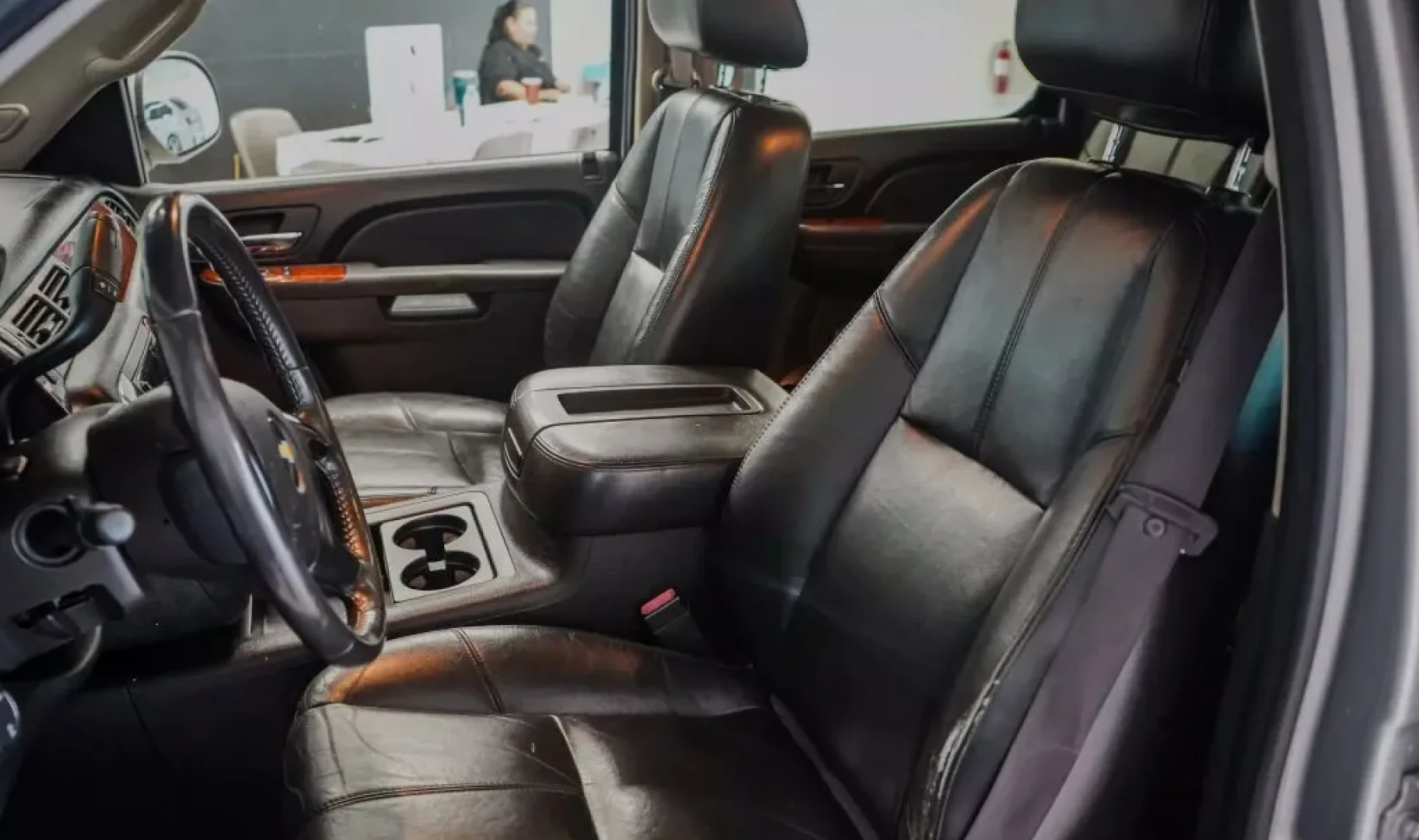 2010 Chevrolet Avalanche gallery 9