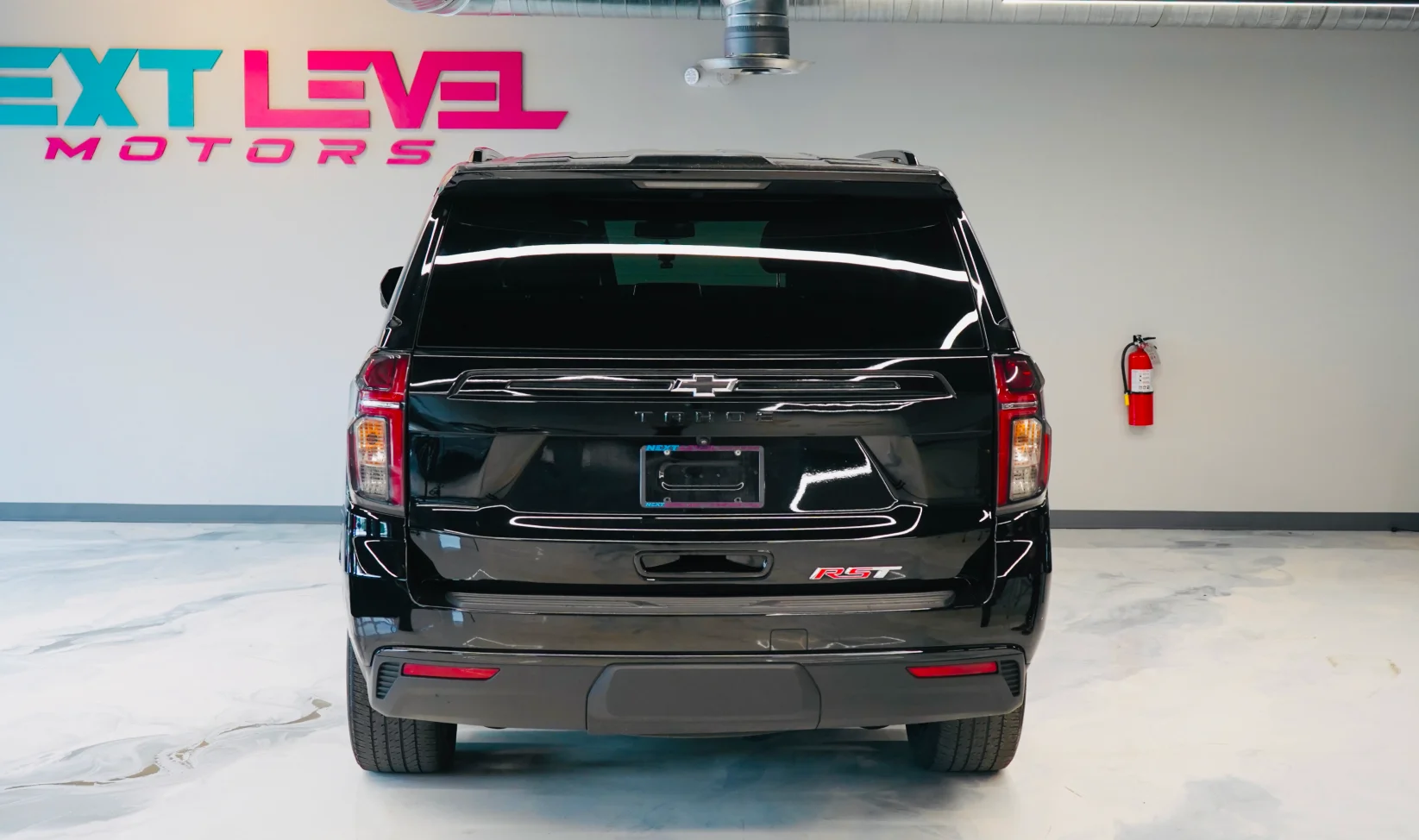 2023 Chevrolet Tahoe Black gallery 10