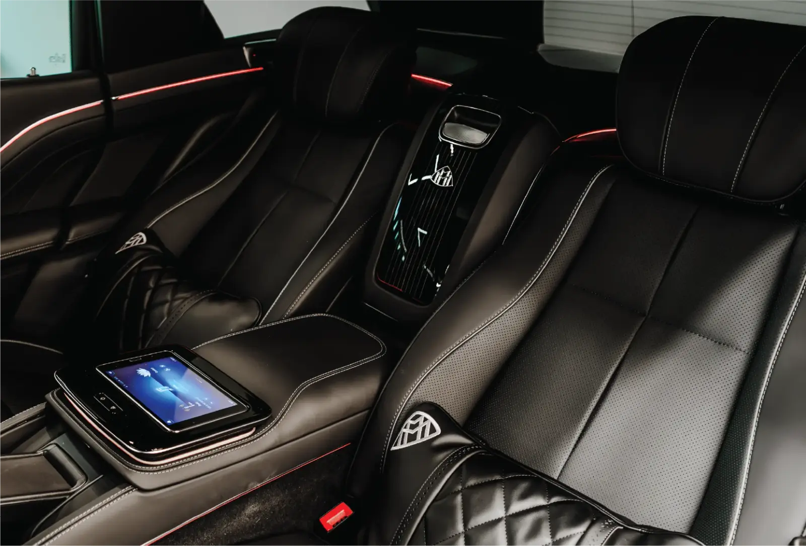 2021 Mercedes-Benz GLS600 Maybach White And Black gallery 10