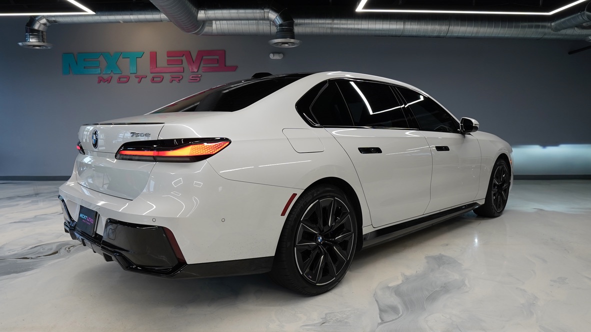 2024 BMW 750E gallery 6