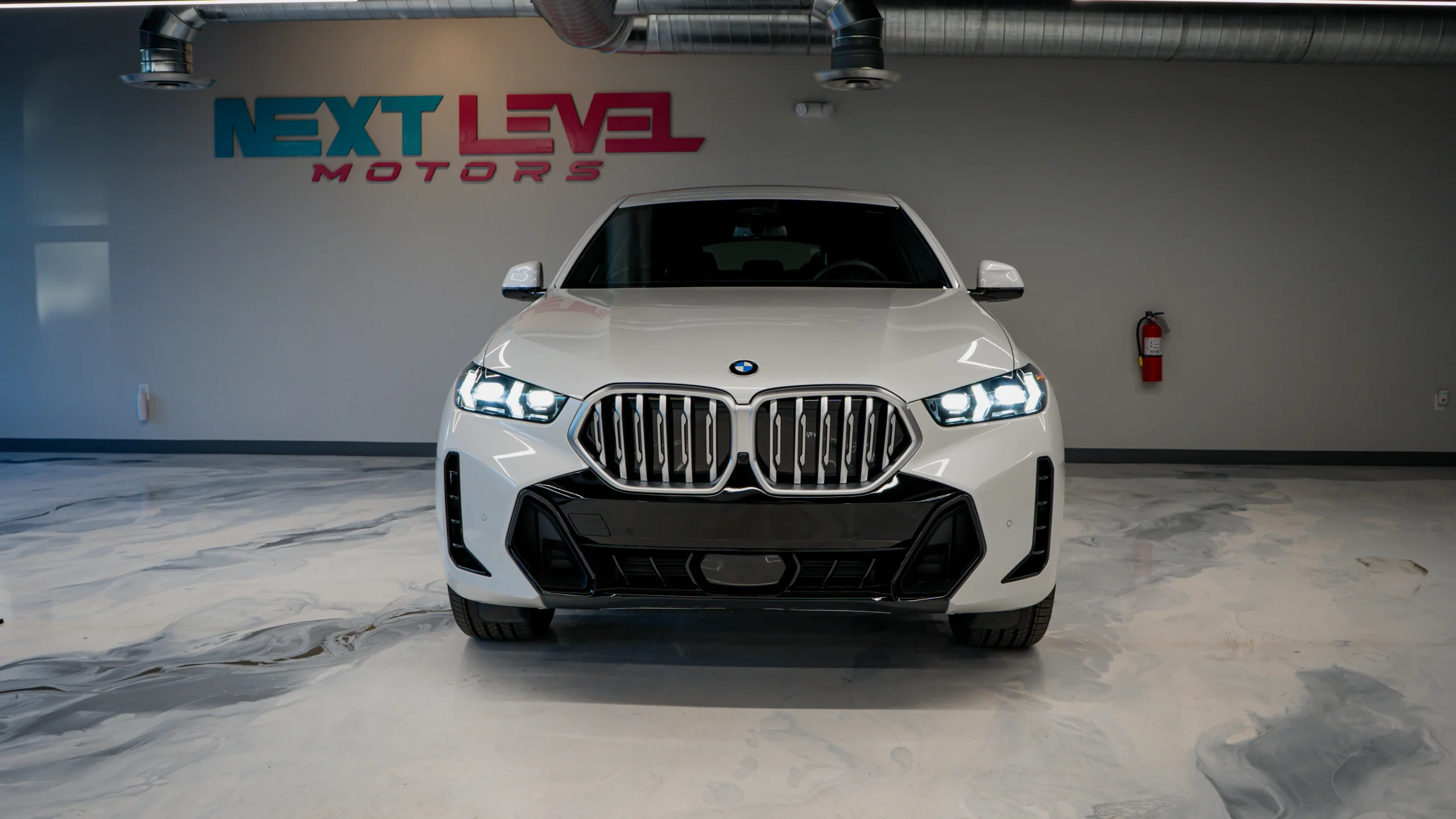 2025 BMW X6 gallery 8