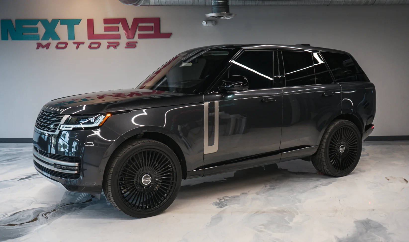 2023 Land Rover Range Rover SE gallery 2