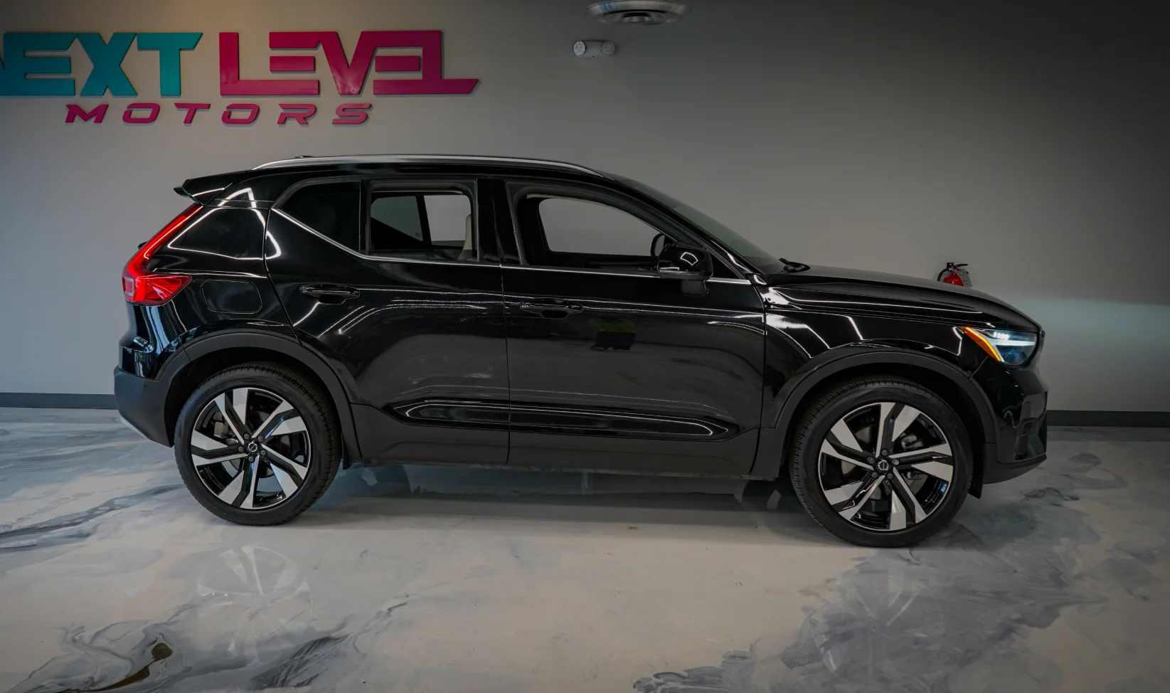 2024 Volvo Xc40 Plus gallery 3