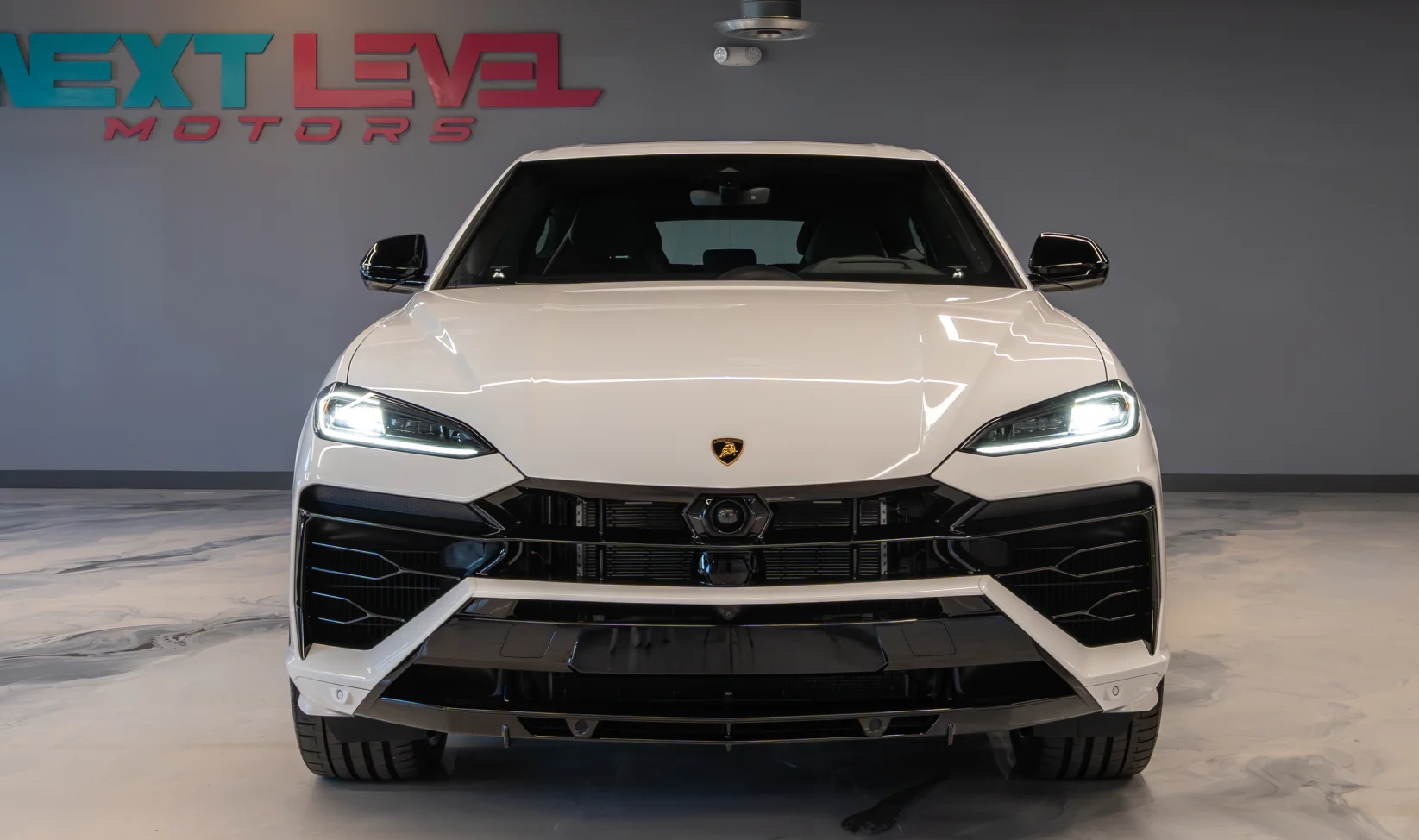 2025 Lamborghini Urus SE White gallery 8
