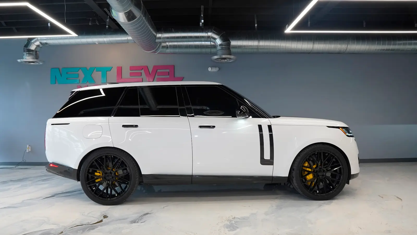 2023 Land Rover Range Rover P530 SE gallery 4