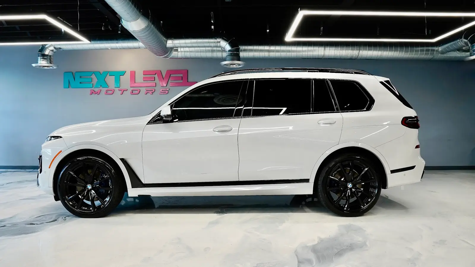 2026 BMW X7 gallery 4