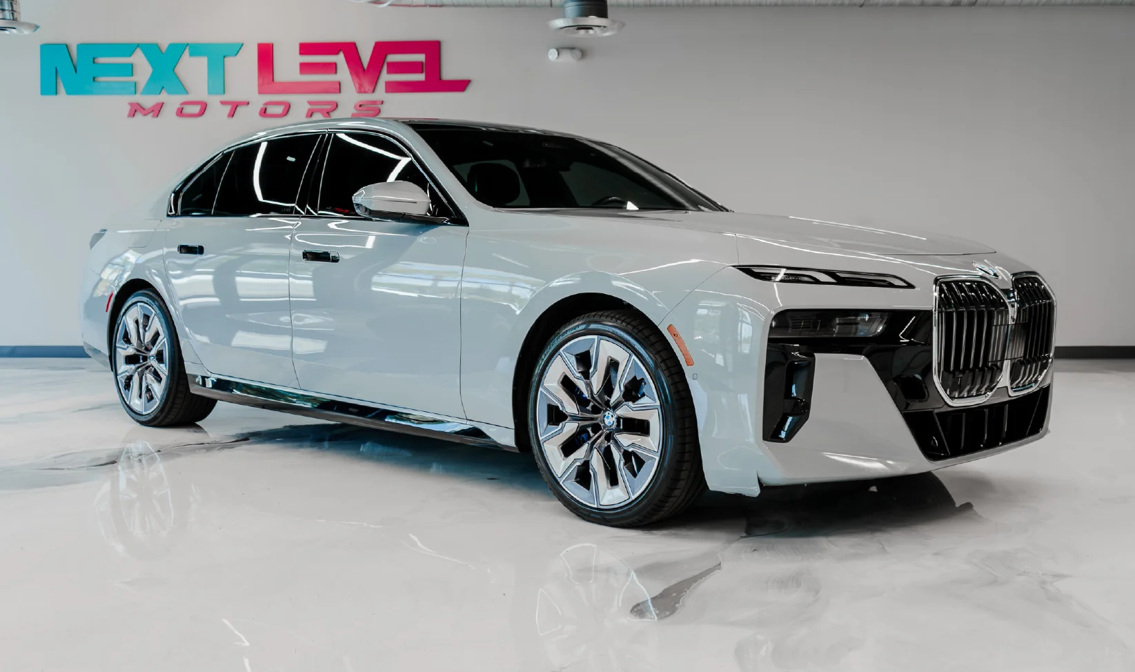 2023 BMW 740I