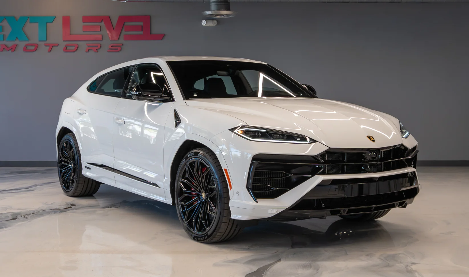 2025 Lamborghini Urus SE White